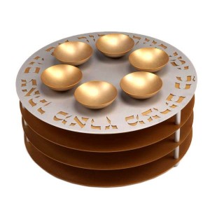 Gold Aluminum Seder Plate with Matzah Plates, Hebrew Text and Six Bowls Pesaj
